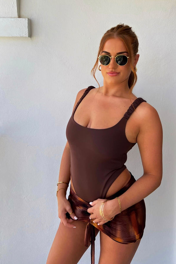 CHOCOLATE SCRUNCH SWIMSUIT & MESH BROWN BLURRED SKIRT