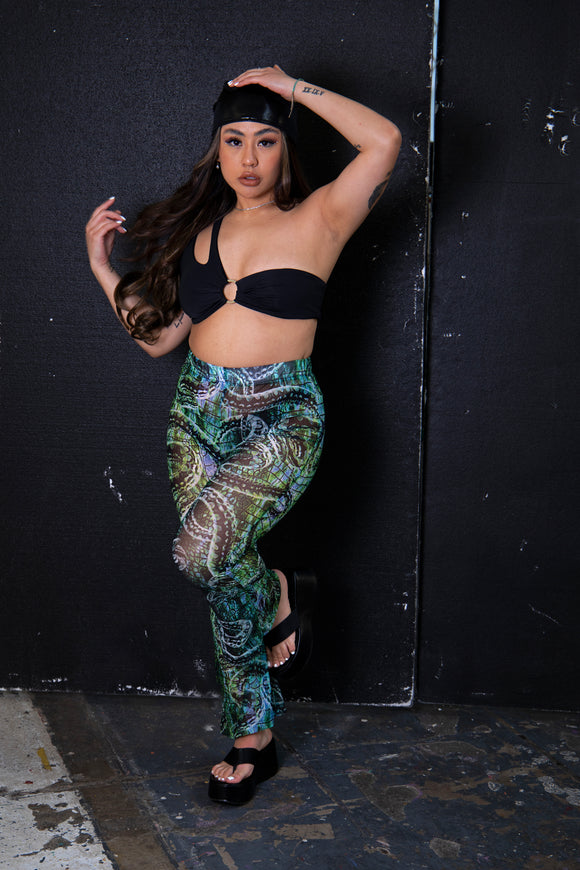 MESH FLARES IN SNAKE SIZE 10 PETITE